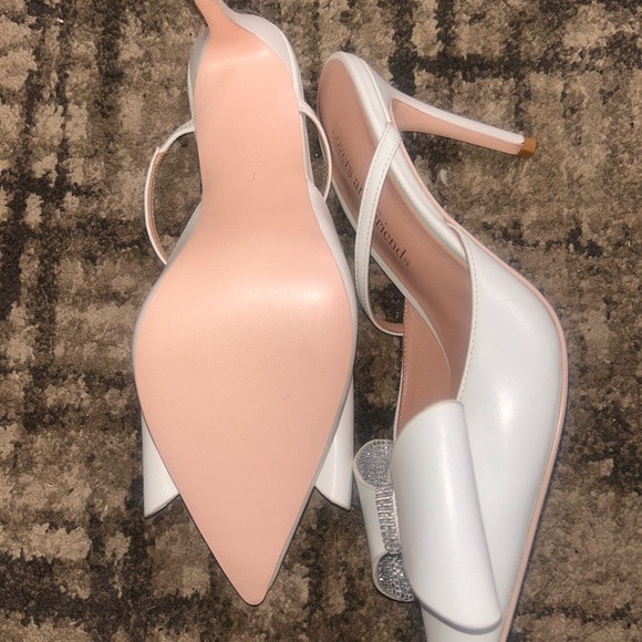 Lovers + Friends White Bow Heels - Picture 4 of 5